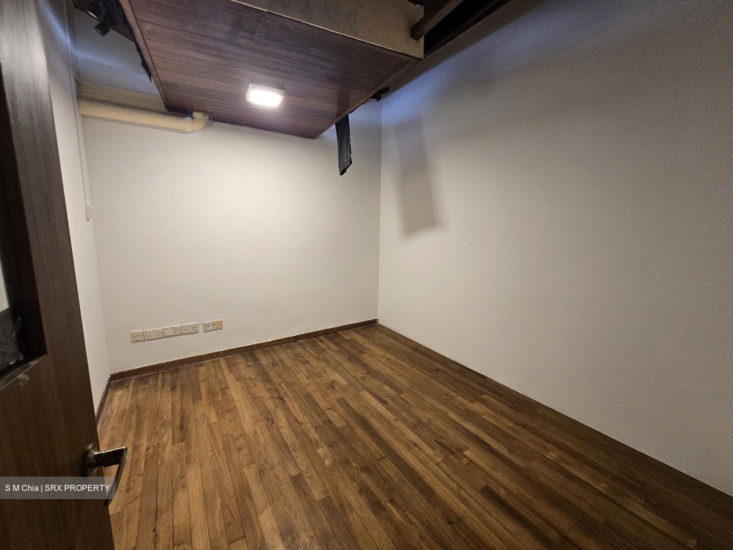 River Valley Road (D9), Office #577019651